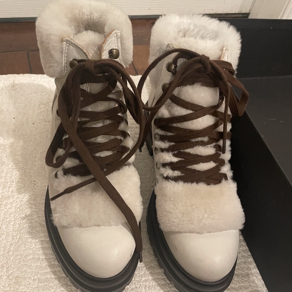 KURT GEIGER LONDON white leather Regent ankle boots - Size 8.5